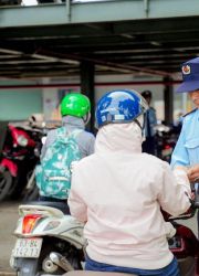 Phân Luồng Xe Tải Ra Vào Nhà Máy Không Ảnh Hưởng Sản Xuất